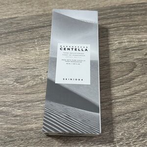 [ Skin1004 ] Madagascar Centella Tone Brightening Tone-up Sunscreen 50ml / 1.69